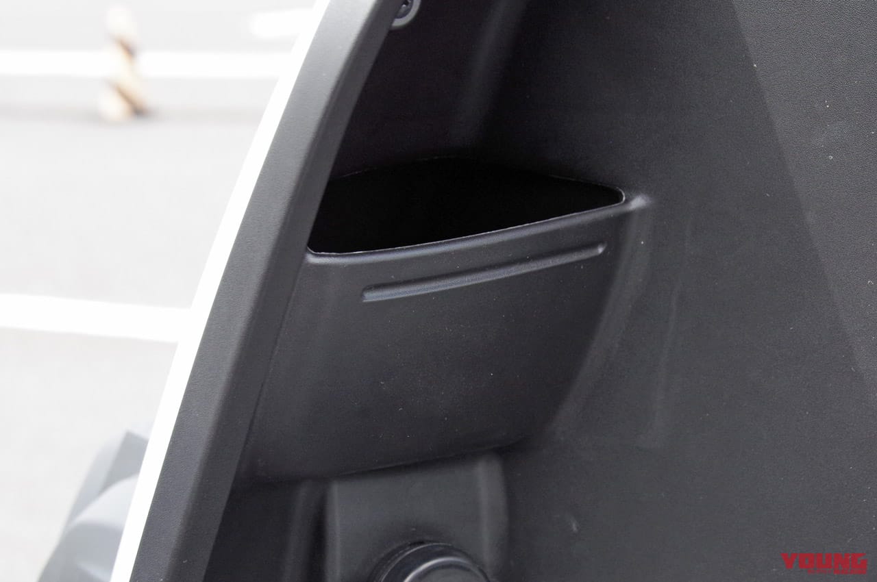 ホンダ ジャイロe:|収納ポケット|乗って楽しい業務用電動3輪スクーター・ホンダ ジャイロe:試乗インプレッション