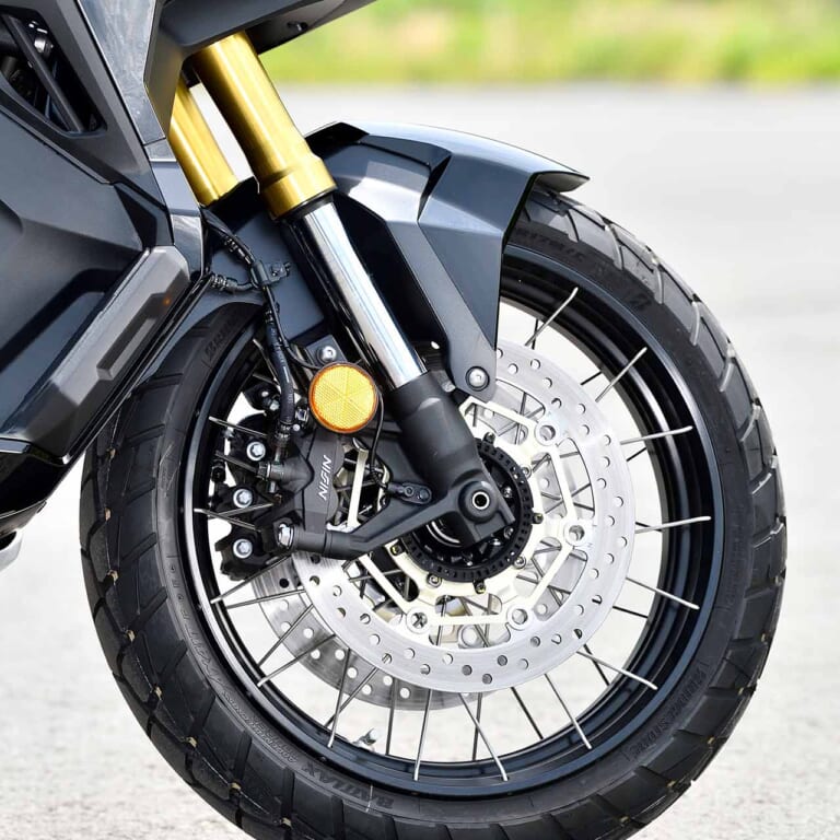 ホンダX-ADV|フロントまわり|普段使いからダート走行まで! ホンダX-ADV試乗インプレッション【電脳化促進で魅力底上げ】