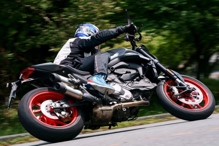 ドゥカティ モンスター+|丸山浩試乗インプレッション|手も足も届く新時代ドカ! ドゥカティ「モンスター+」試乗インプレッション by 丸山浩