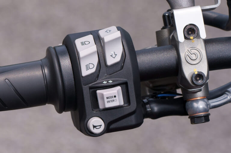 DUCATI MONSTER+|ドゥカティ モンスター+ ディテール写真解説【29年目の大変革で新たな時代を切り開く】