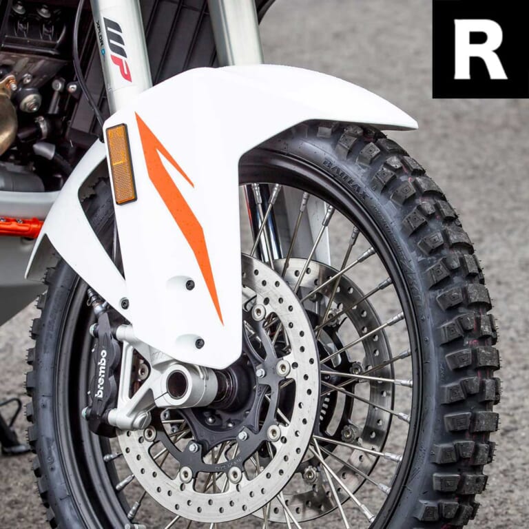 KTM 1290スーパーアドベンチャーR|KTM 1290スーパーアドベンチャーS/R ディテール写真比較【コンパクト&オフ性能アップ】
