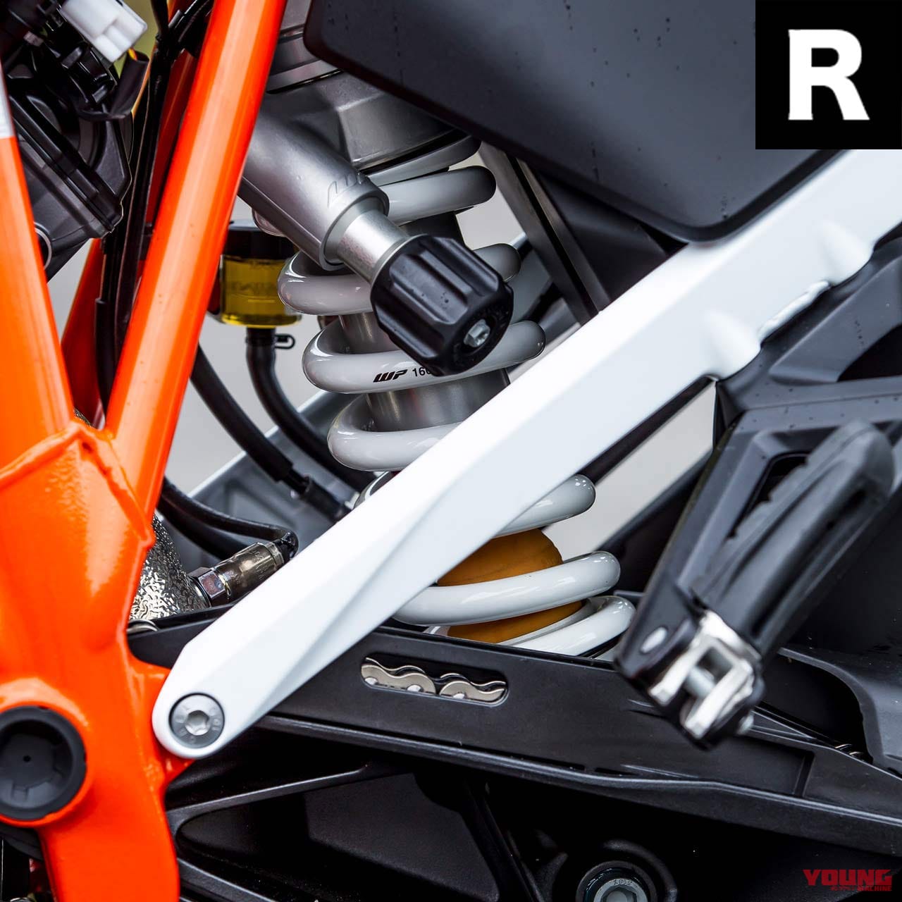 |KTM 1290スーパーアドベンチャーS/R ディテール写真比較【コンパクト&オフ性能アップ】