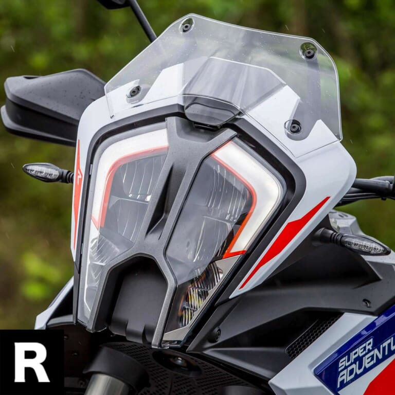 KTM 1290スーパーアドベンチャーR|KTM 1290スーパーアドベンチャーS/R ディテール写真比較【コンパクト&オフ性能アップ】