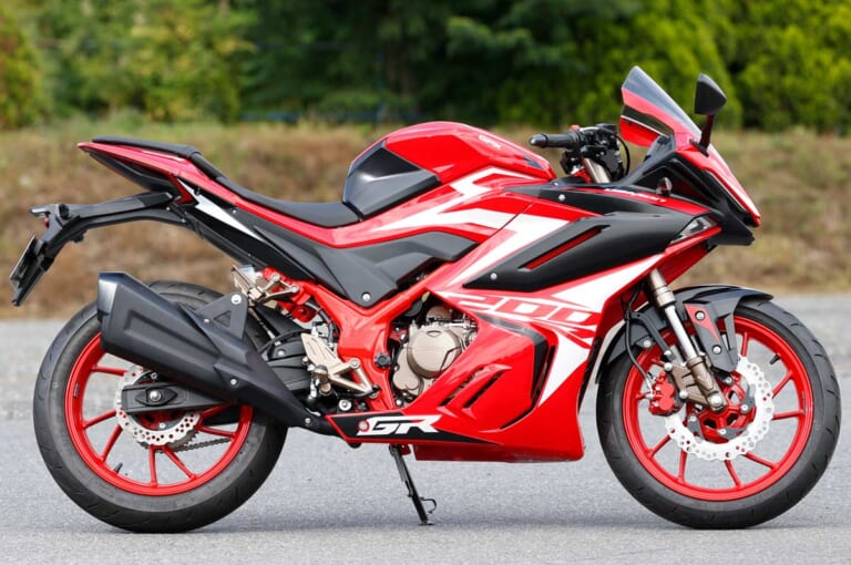 GPXデーモンGR200R|GPX最新主力モデル試乗インプレ【敷居低く楽しめる軽二輪フルカウル/カフェレーサー/ネイキッド】