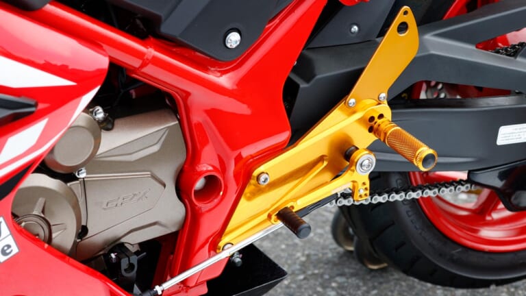 GPXデーモンGR200Rレース仕様|GPX最新主力モデル試乗インプレ【敷居低く楽しめる軽二輪フルカウル/カフェレーサー/ネイキッド】