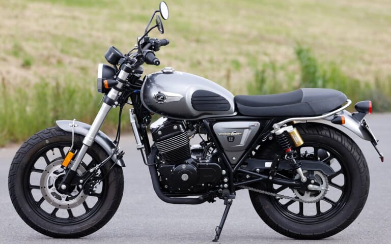 GPXレジェンド250ツインII|GPX最新主力モデル試乗インプレ【敷居低く楽しめる軽二輪フルカウル/カフェレーサー/ネイキッド】