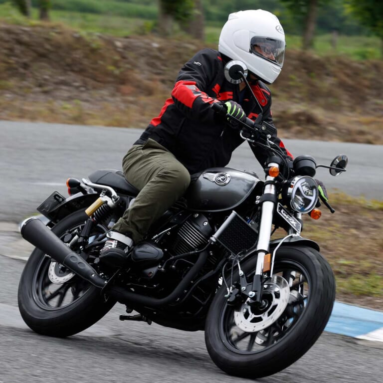 GPXレジェンド250ツインII|GPX最新主力モデル試乗インプレ【敷居低く楽しめる軽二輪フルカウル/カフェレーサー/ネイキッド】