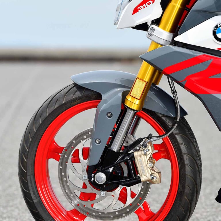 BMW G310R|フロントフォーク&ブレーキ|BMW G310R試乗インプレッション【ユーロ5規制対応でもスポーティーさを維持】