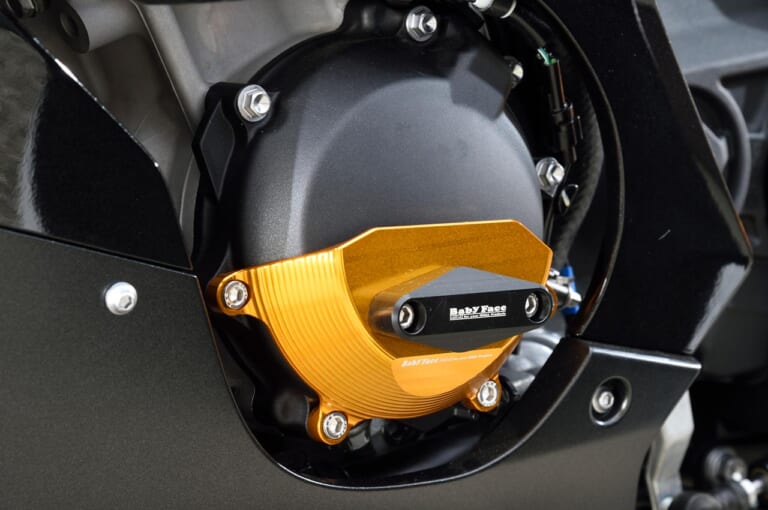 ベビーフェイス|エンジンスライダーL|ニンジャZX-10Rカスタム|ニンジャZX-10Rベビーフェイスカスタム【SBKウェポンにパフォーマンスパーツが登場】