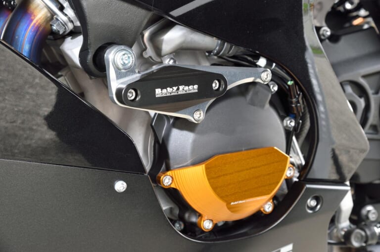 ベビーフェイス|フレームスライダー|エンジンカバー・ハードプロテクターL|ニンジャZX-10Rカスタム|ニンジャZX-10Rベビーフェイスカスタム【SBKウェポンにパフォーマンスパーツが登場】