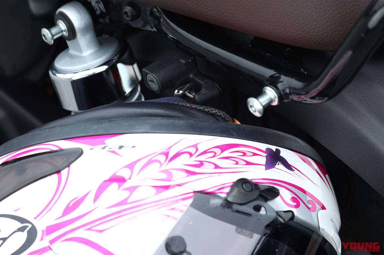 ホンダ GB350|ヘルメットホルダー|ホンダGB350ディテール写真解説【扱いやすさとフィーリングにこだわる新世代ネイキッド】