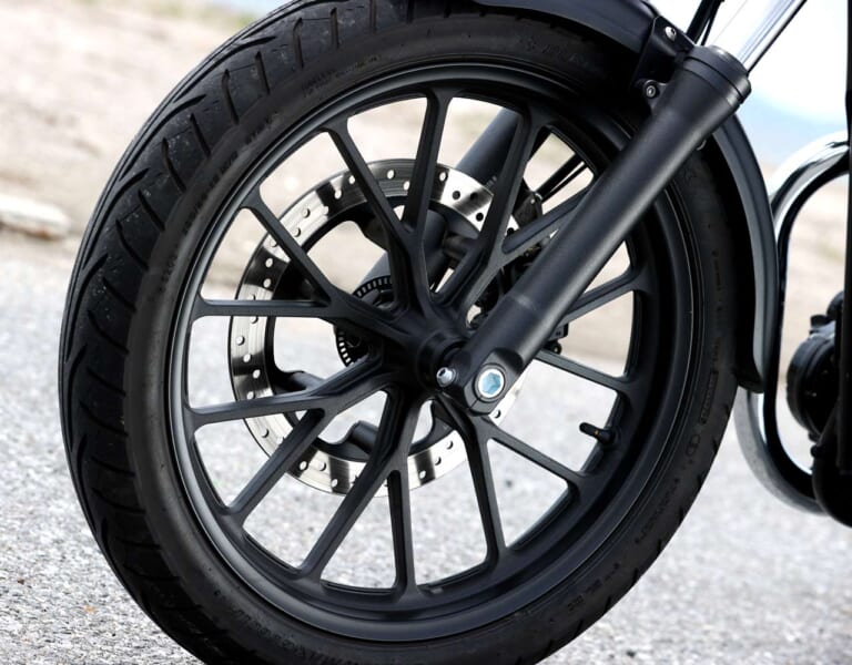 ホンダ GB350|フロントホイール|ホンダGB350ディテール写真解説【扱いやすさとフィーリングにこだわる新世代ネイキッド】