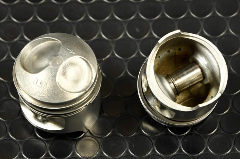 ’80s国産名車|カワサキZ400FX|ピストン|’80s国産名車・カワサキZ400FX完調メンテナンス【エンジン腰上オーバーホールで往年の輝きを復活!】