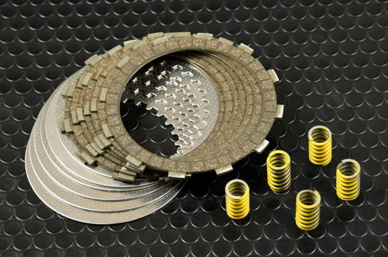 ’80s国産名車|カワサキZ400FX|クラッチ|’80s国産名車・カワサキZ400FX完調メンテナンス【エンジン腰上オーバーホールで往年の輝きを復活!】