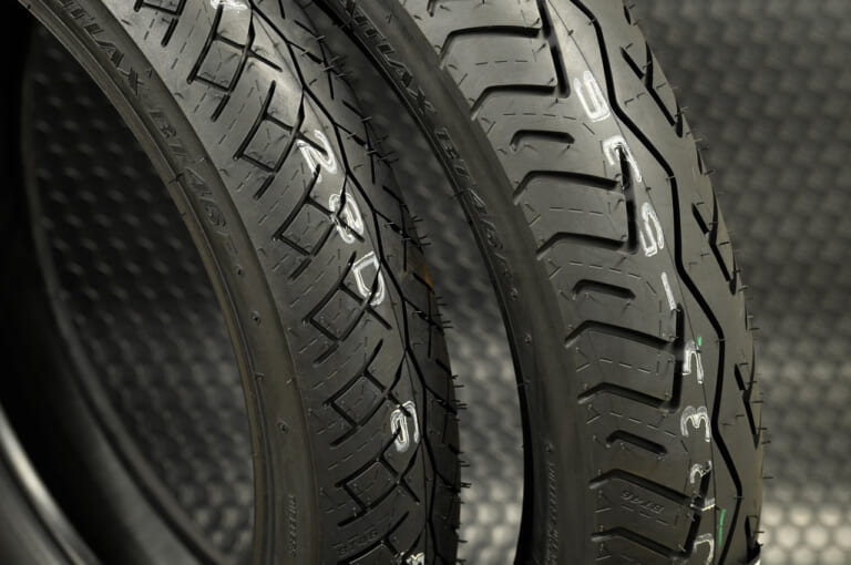 ’80s国産名車|カワサキZ400FX|タイヤ|ブリヂストンBT-46|’80s国産名車・カワサキZ400FX完調メンテナンス【エンジン腰上オーバーホールで往年の輝きを復活!】