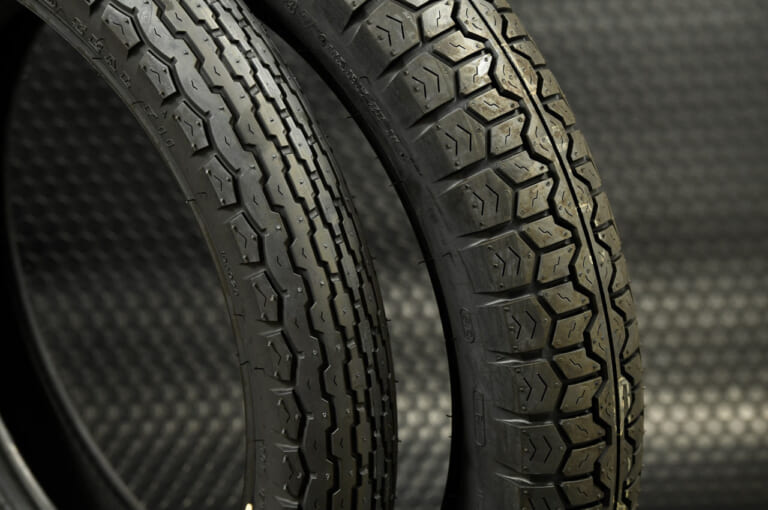 ’80s国産名車|カワサキZ400FX|タイヤ|ダンロップF17/K87|’80s国産名車・カワサキZ400FX完調メンテナンス【エンジン腰上オーバーホールで往年の輝きを復活!】