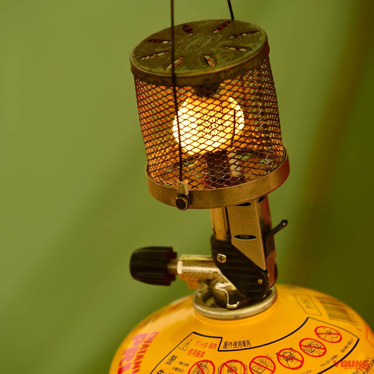 バイクでソロキャンプ|ライター・ヤタガイのこだわり|ガスランタン|“バイクでソロキャンプ”荷物どっさりキャンパー・ヤタガイの場合【載るなら全部持っていく!】