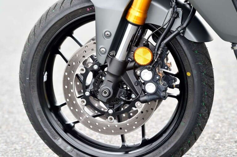 ヤマハ トレーサー9GT|フロントホイールまわり|ヤマハ トレーサー9GTディテール写真解説【電サス/シフター/クルコン装備のお買い得仕様】