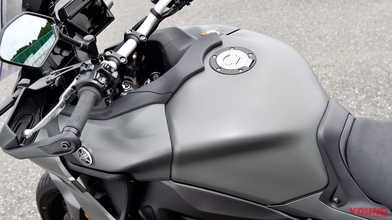 ヤマハ トレーサー9GT|タンク|ヤマハ トレーサー9GTディテール写真解説【電サス/シフター/クルコン装備のお買い得仕様】