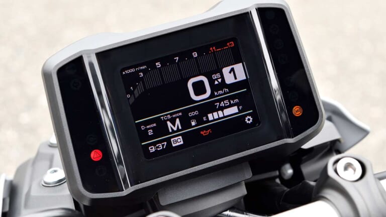 ヤマハMT-09|メーター|ヤマハMT-09/SPディテール写真解説【エンジン/フレーム/電子制御:全盛りフルモデルチェンジ】