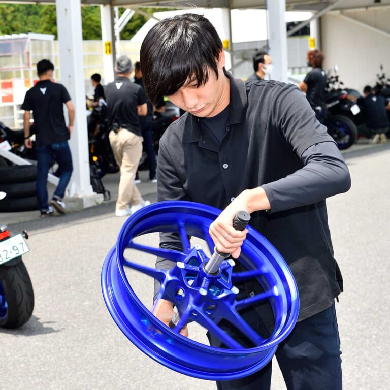 ヤマハMT-09/トレーサー9GT|スピンフォージドホイール|新型ヤマハMT-09/トレーサー9GT開発者インタビュー【コントロール性と刺激の両立を】