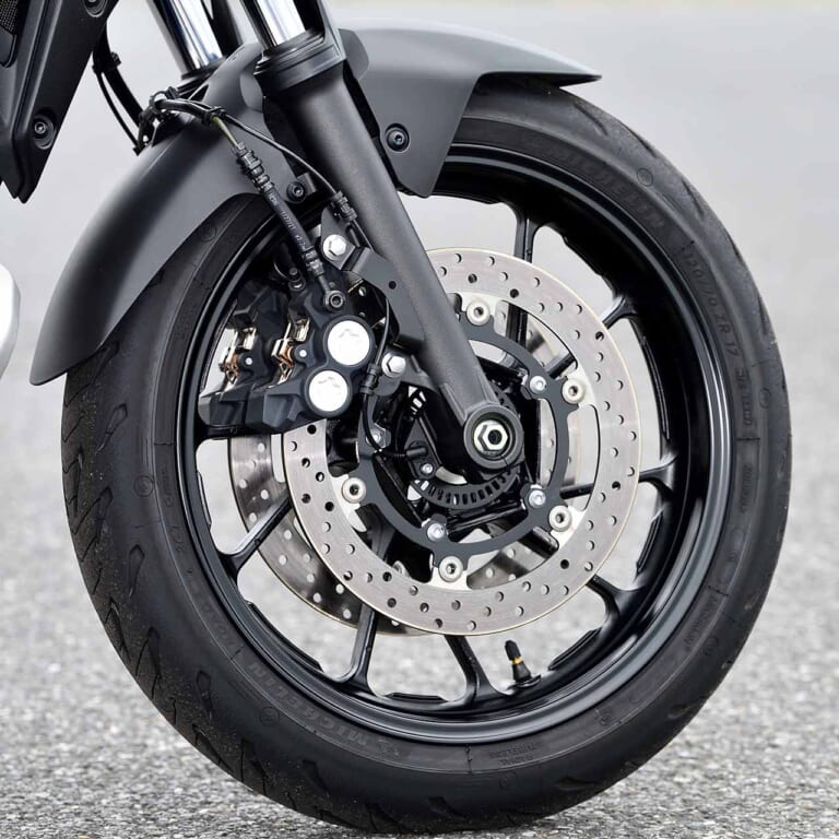 ヤマハMT-07|フロントまわり|ヤマハMT-07試乗インプレッション【トルクフルな2気筒エンジンの素の面白味を体感】