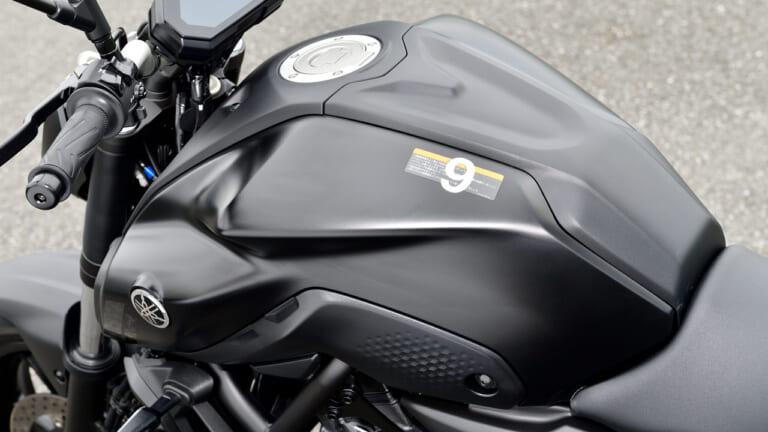 ヤマハMT-07|タンク|ヤマハMT-07試乗インプレッション【トルクフルな2気筒エンジンの素の面白味を体感】