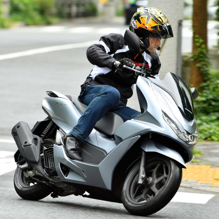 ホンダPCX|試乗インプレッション|令和の原付二種HY戦争勃発?! ヤマハNMAX vs ホンダPCX〈#2 試乗インプレッション比較〉