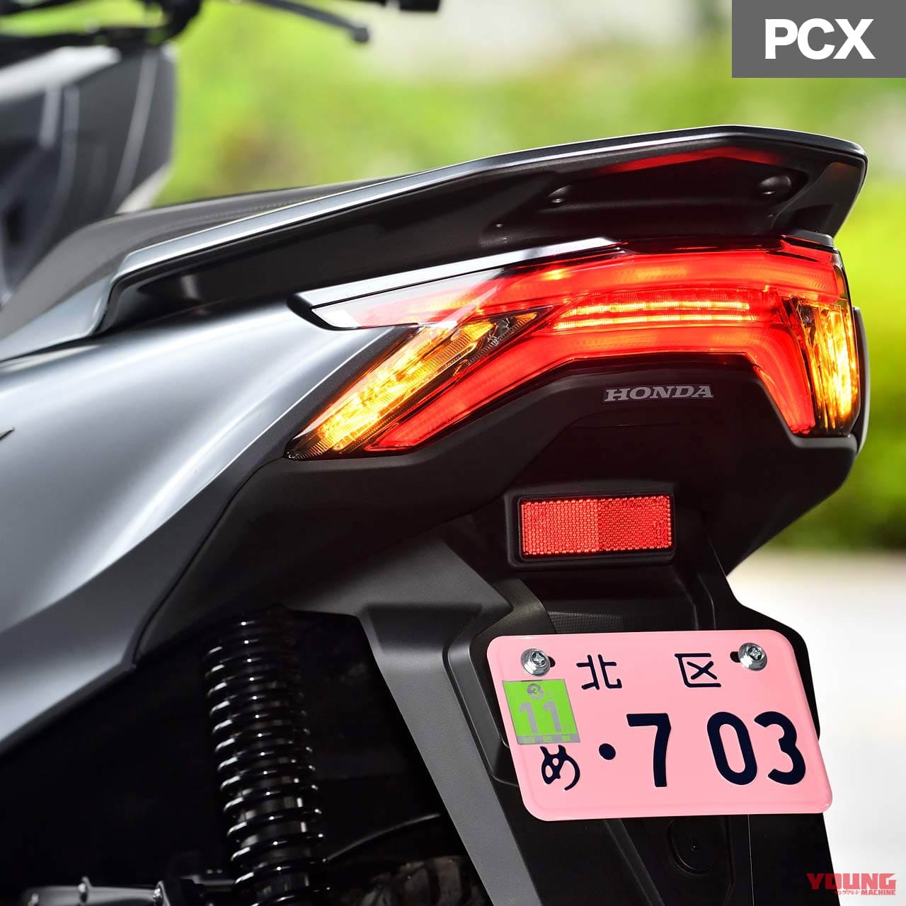 |令和の原付二種HY戦争勃発?! ヤマハNMAX vs ホンダPCX〈#1 ディテール徹底比較〉