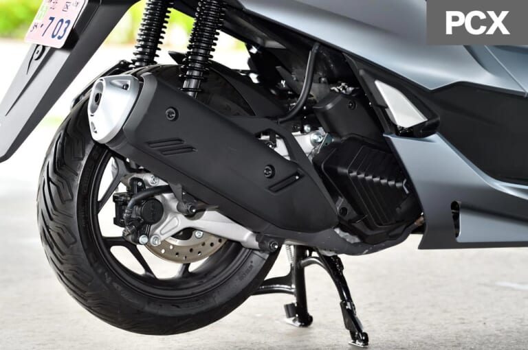 ホンダPCX|エンジン|令和の原付二種HY戦争勃発?! ヤマハNMAX vs ホンダPCX〈#1 ディテール徹底比較〉