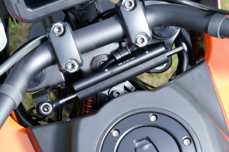 ハーレーダビッドソン パンアメリカ1250スペシャル|ステアリングダンパー|ホントに初モノ!? 驚きの完成度:ハーレーダビッドソン パンアメリカ1250/スペシャル ディテール解説