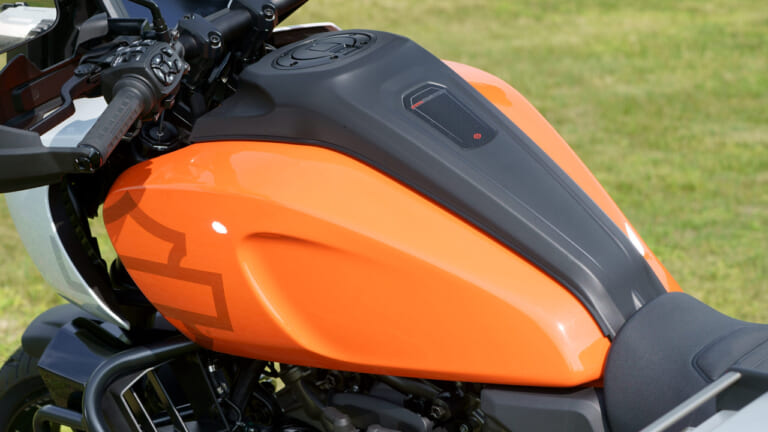 ハーレーダビッドソン パンアメリカ1250スペシャル|タンク|ホントに初モノ!? 驚きの完成度:ハーレーダビッドソン パンアメリカ1250/スペシャル ディテール解説