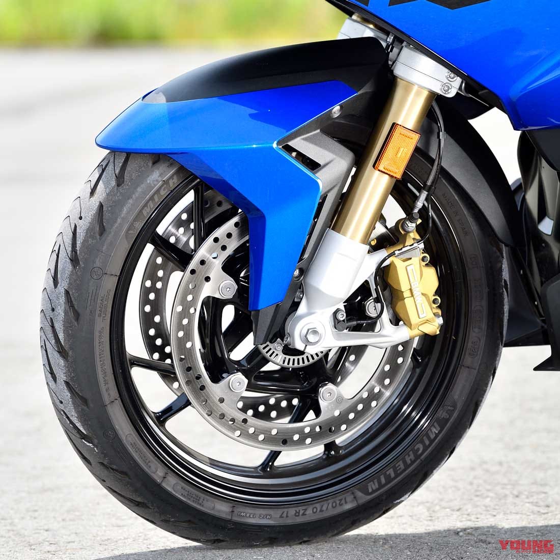 |BMW R1250RT試乗インプレッション【先進デバイス満載で完成度を高めた舗装路の王者】