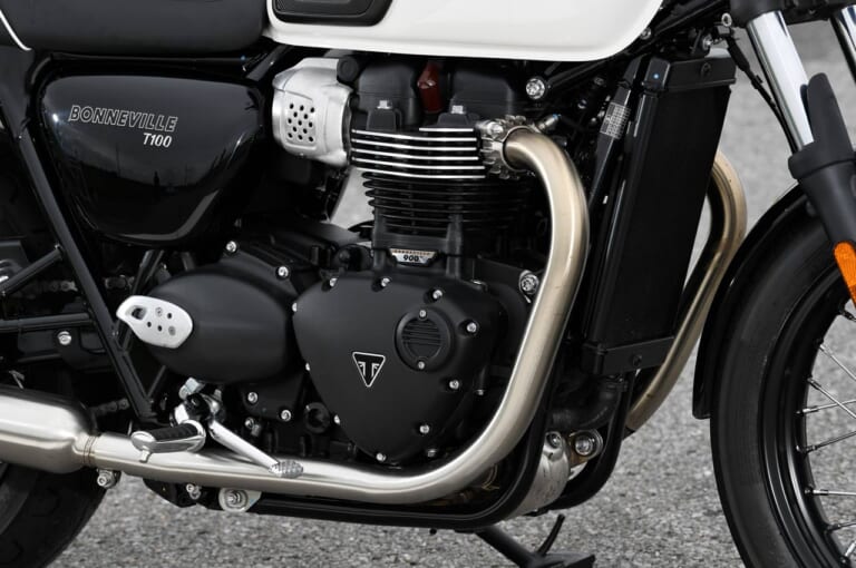 トライアンフ ボンネビルT100|エンジン|大型ビギナーに最適! トライアンフ ボンネビルT100試乗インプレッション【完成度の高いエンジンを搭載】