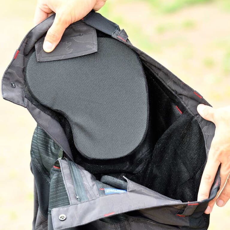 クシタニ|ライディングパンツ|K-2373 エアーライドワークボトムス|ウエスト|プロテクター|クシタニ エアーライドワークボトムス試用インプレッション【ムラなく涼しいスマートなパンツ】