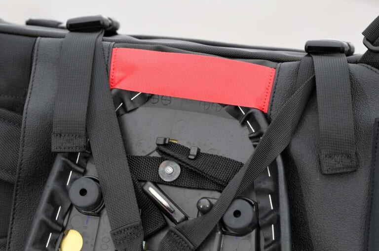 ヘンリービギンズ 2WAYシートバッグ DH-751|底面|ヘンリービギンズ 2WAYシートバッグ試用インプレ【バックパックとしても使えるスクエアタイプ】