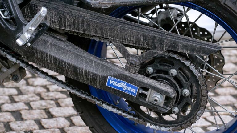 シュアラスター バイクシャンプー|ビフォア|シュアラスター「バイクシャンプー」で洗車テスト【バイク専用! コレ1本で泥も油もオールOK】