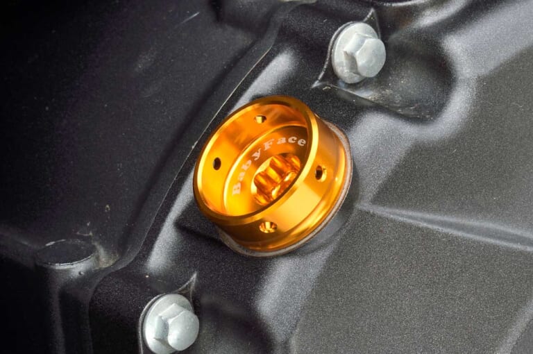 ベビーフェイス|ホンダ CB400SF|オイルフィラーキャップ|ロングセラー4気筒・ホンダCB400SFをカスタム! ベビーフェイスのパーツでパフォーマンスアップ