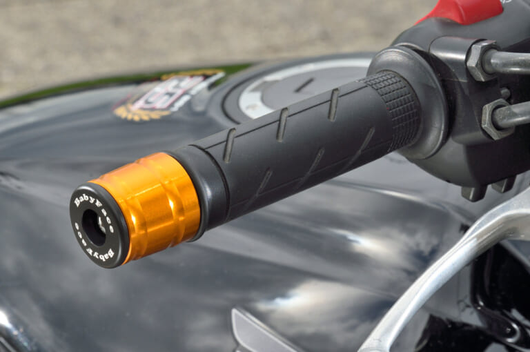 ベビーフェイス|ホンダ CB400SF|バーエンド|ロングセラー4気筒・ホンダCB400SFをカスタム! ベビーフェイスのパーツでパフォーマンスアップ