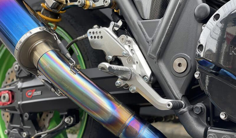 ストライカー|ZRX1100 ZRX1200 ZRX1200ダエグ スポーツツーリングコンセプト(STC)ステップキット4ポジション|最新おすすめカスタムパーツ×8選〈デイトナ/ストライカー/エンデュランス/ヨシムラジャパン etc.〉