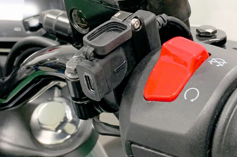 キジマ|USBポートキット シングル ハンドルクランプタイプC|USBポート シングル タイプC 18W クランプ式 PD3.0/QC4+|ハンドルバーにコンパクト装着! 急速充電に対応したUSB-C電源ポート〈キジマ〉