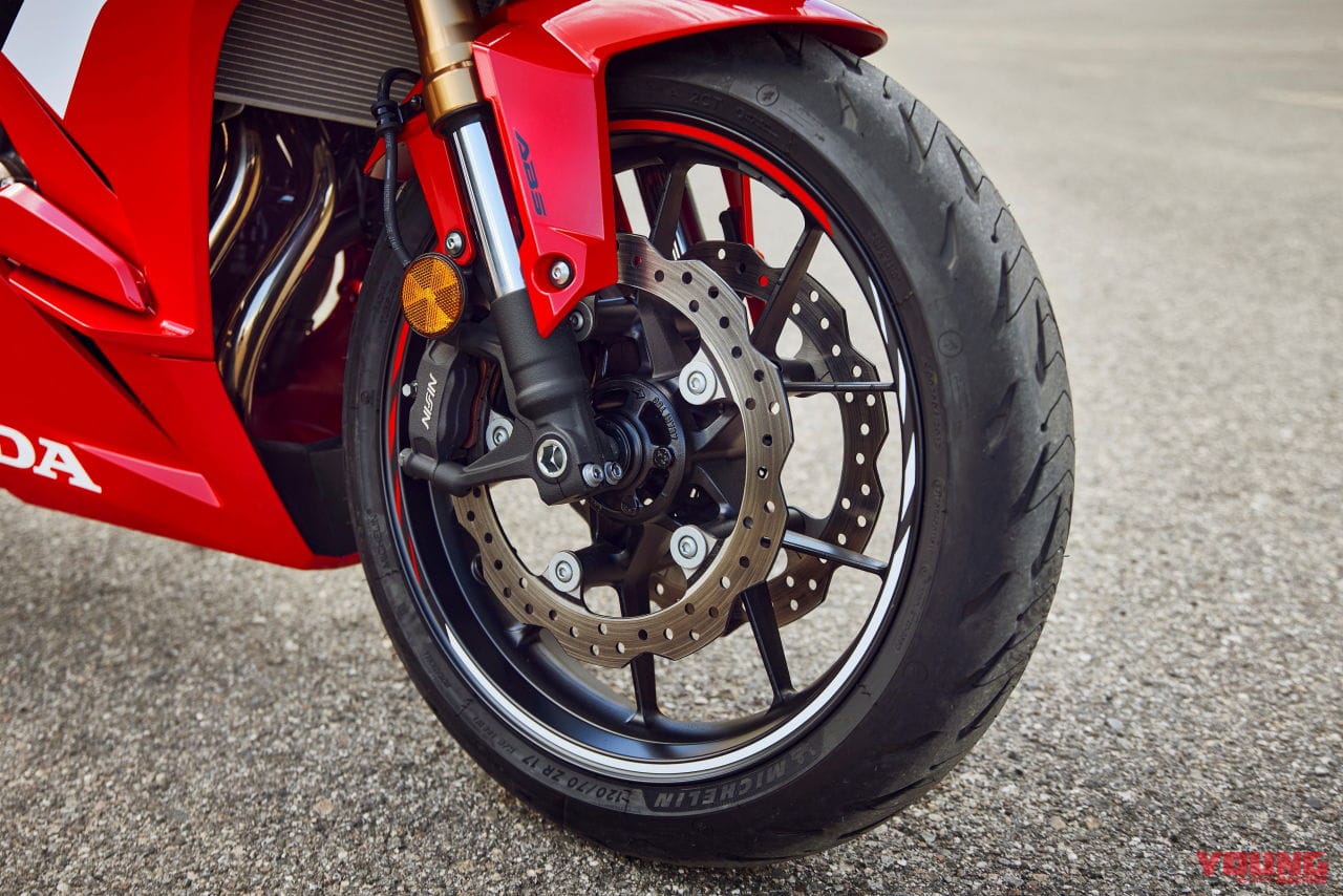 |待望のWディスク&倒立フォーク! ホンダの新型「CBR500R」は足まわりを大幅に強化