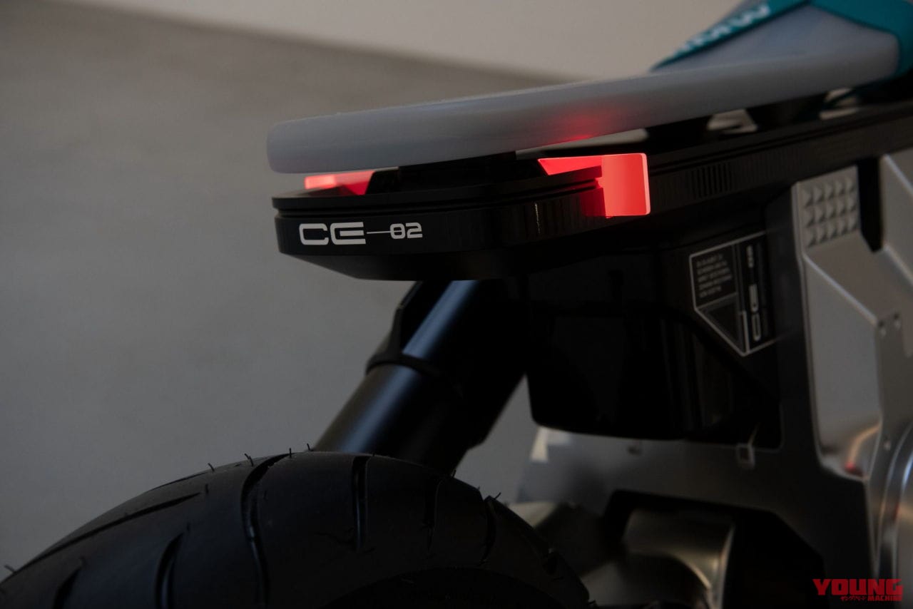 BMW Motorrad Concept CE02|ドイツ製モンキー125みたいのキタ!? BMWが電動バイクのコンセプトモデルを公開