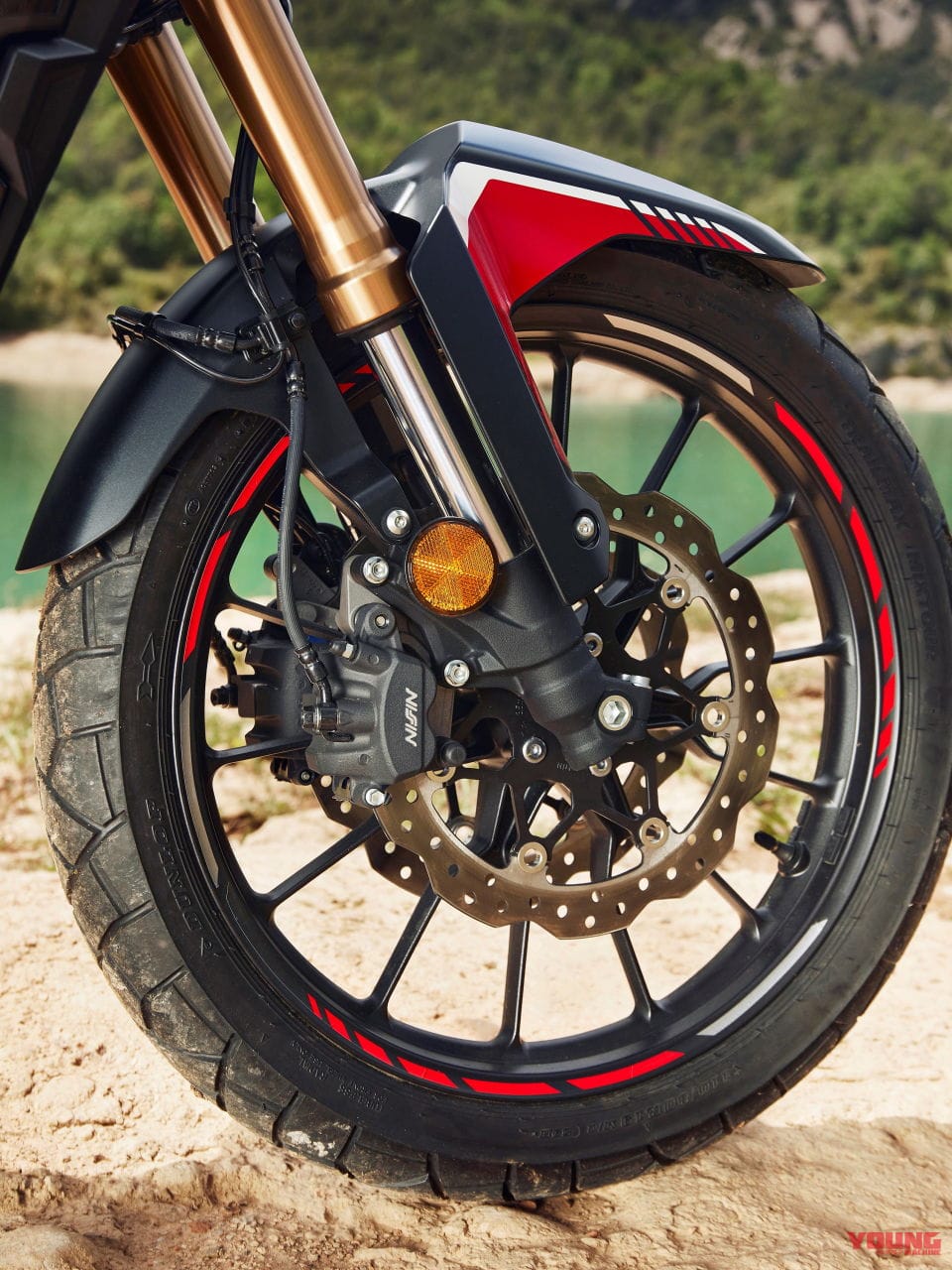 |倒立フォークとWディスクをゲット! ホンダ400Xの欧州版「CB500X」がモデルチェンジ