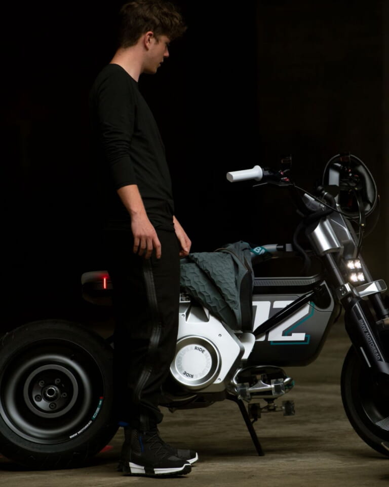 BMW Motorrad Concept CE02|ドイツ製モンキー125みたいのキタ!? BMWが電動バイクのコンセプトモデルを公開