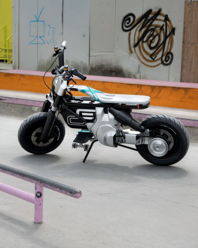 BMW Motorrad Concept CE02|ドイツ製モンキー125みたいのキタ!? BMWが電動バイクのコンセプトモデルを公開