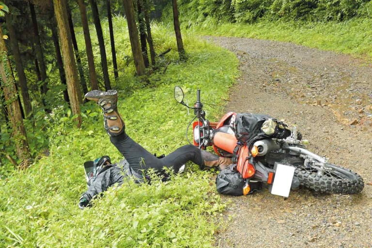 CRF250L|林道ツーリング|転倒|ひと粒で2度オイシイ!! 林道キャンプツーリングのススメ〈リコーダートキャンプツーリング|前編〉