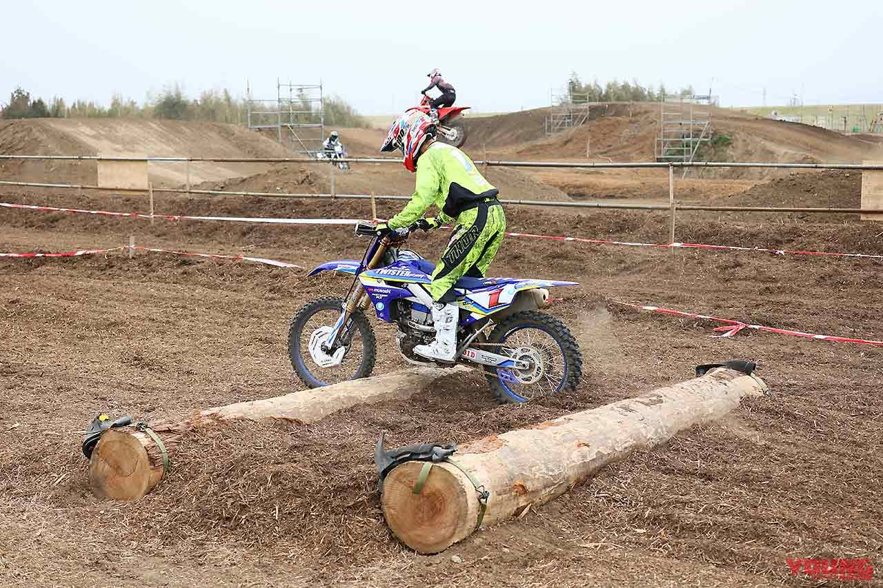 |連続丸太セクションの攻略法〈渡辺学のオフロードライディング指南|前編〉