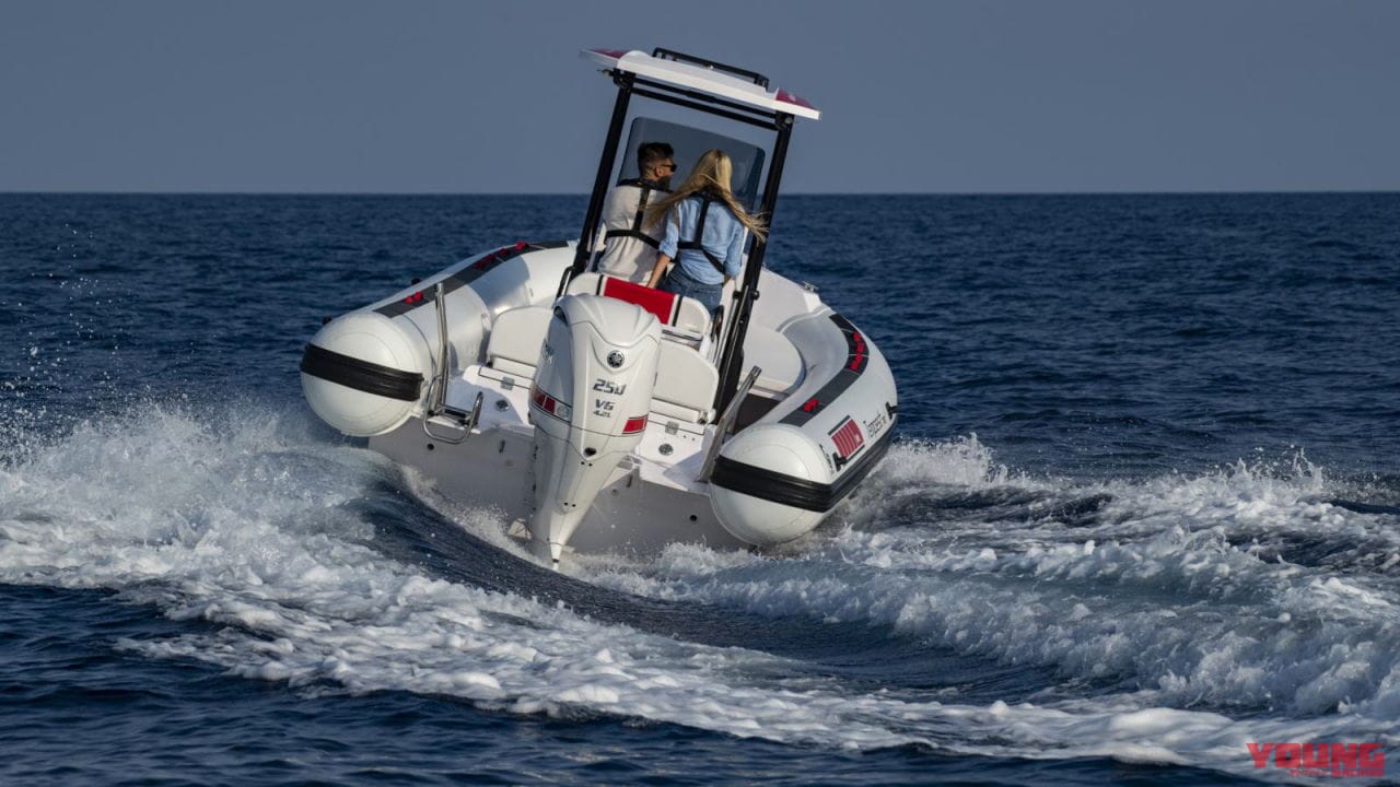 YAMAHA TEMPEST 750 GP Anniversary Edition|ヤマハの白赤60周年祭り! WGPのレジェンドカラー、お次はボートだ……!?