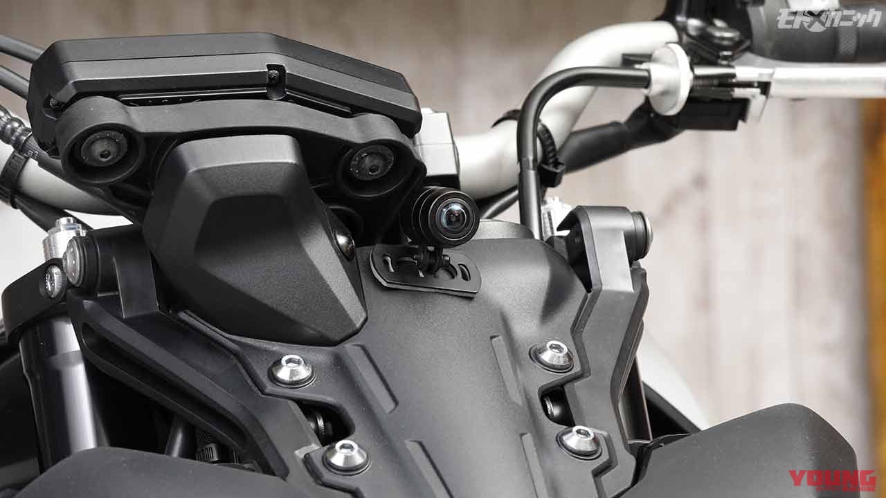 |万が一の事態に備える、自動車保険会社と連動したドライブレコーダー〈レッドバロン〉